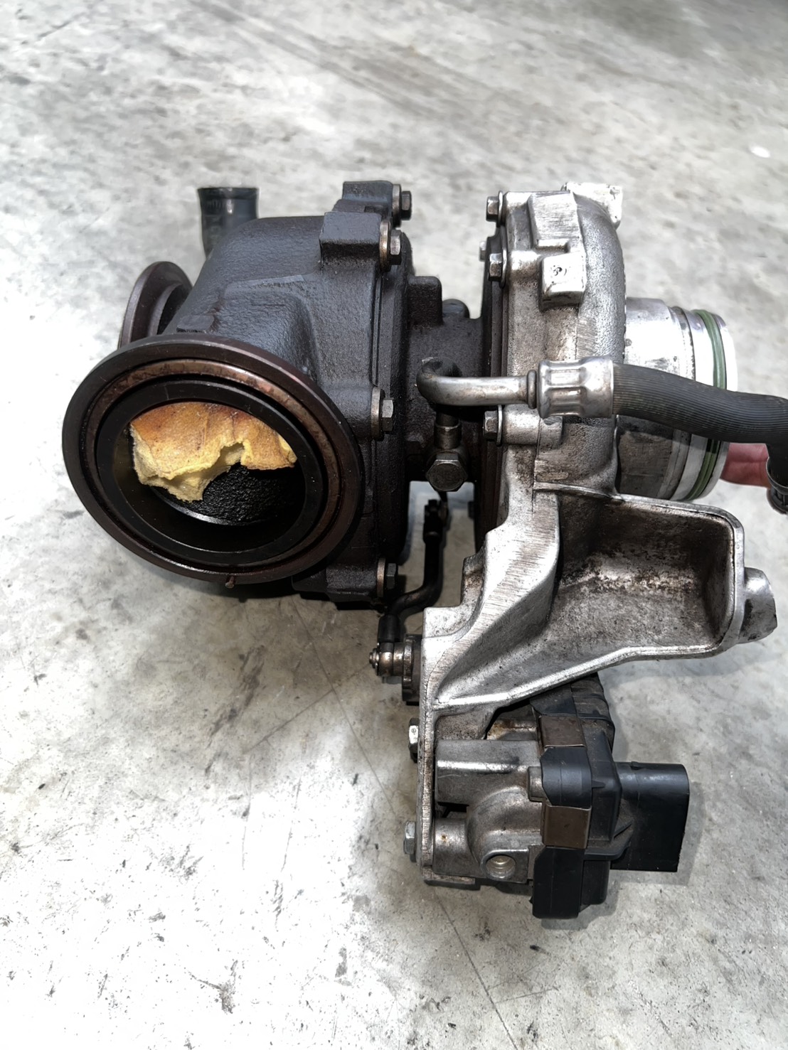 เทอร์โบ BMW N57, ซ่อมเทอร์โบ BMW, รถไม่มีแรง N57, ควันขาว BMW, อะไหล่เครื่อง N57, มอเตอร์เทอร์โบ N57, แกนเทอร์โบหลวม BMW, เทอร์โบเชียงกง N57